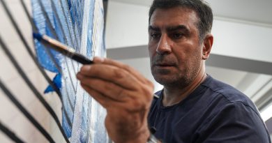 Sanatçı Ahmet Güneştekin: Karanlığa bir renk gibi davranıyorum