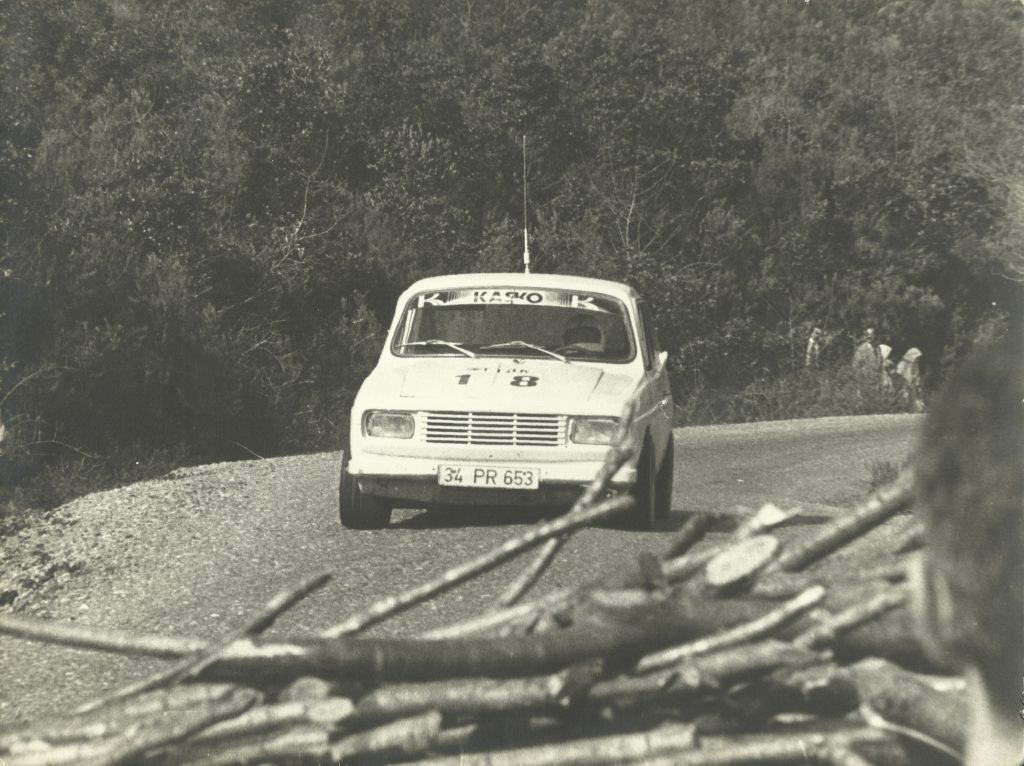 02aX-1024x766 Serdar Bostancı 50 yıllık tutkusuyla Türk otomobil sporlarının efsanesini yazıyor