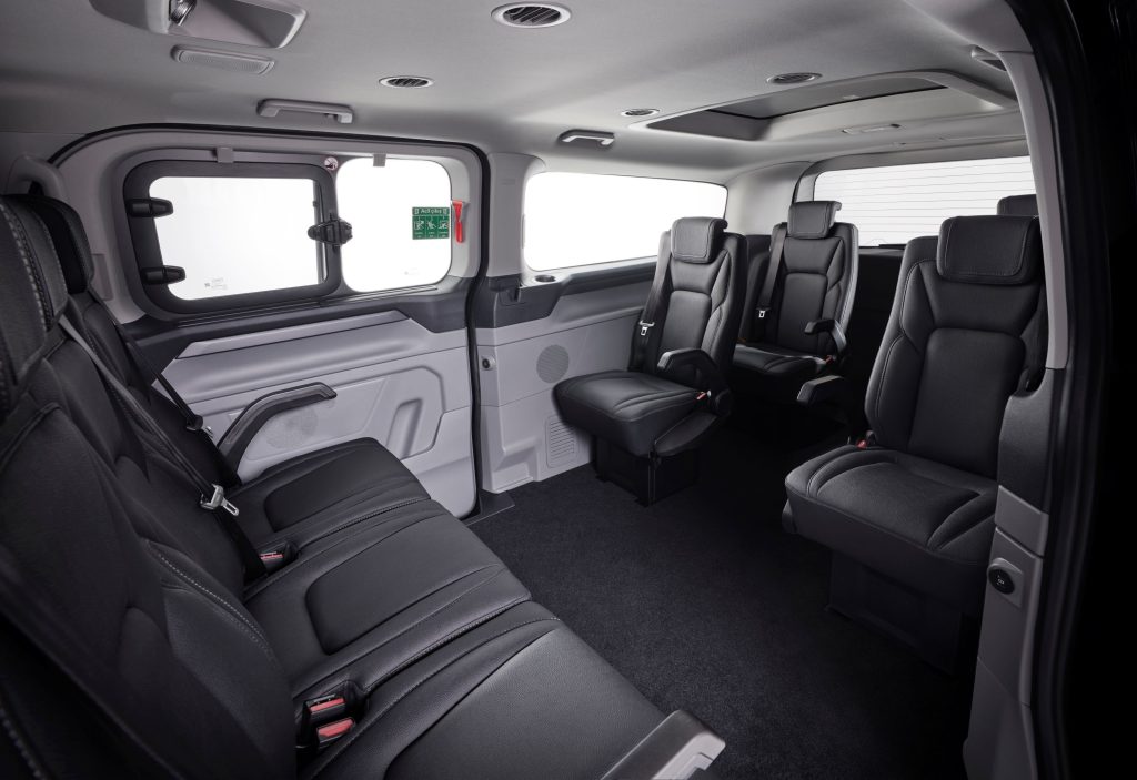 1775228823_Yeni_Ford_Tourneo_Custom_9_1__5_-1024x703 Yeni Ford Tourneo Custom 9+1 Konfigürasyonu: Her Yolculuğu Merak Uyandıran Bir Deneyime Dönüştürüyor