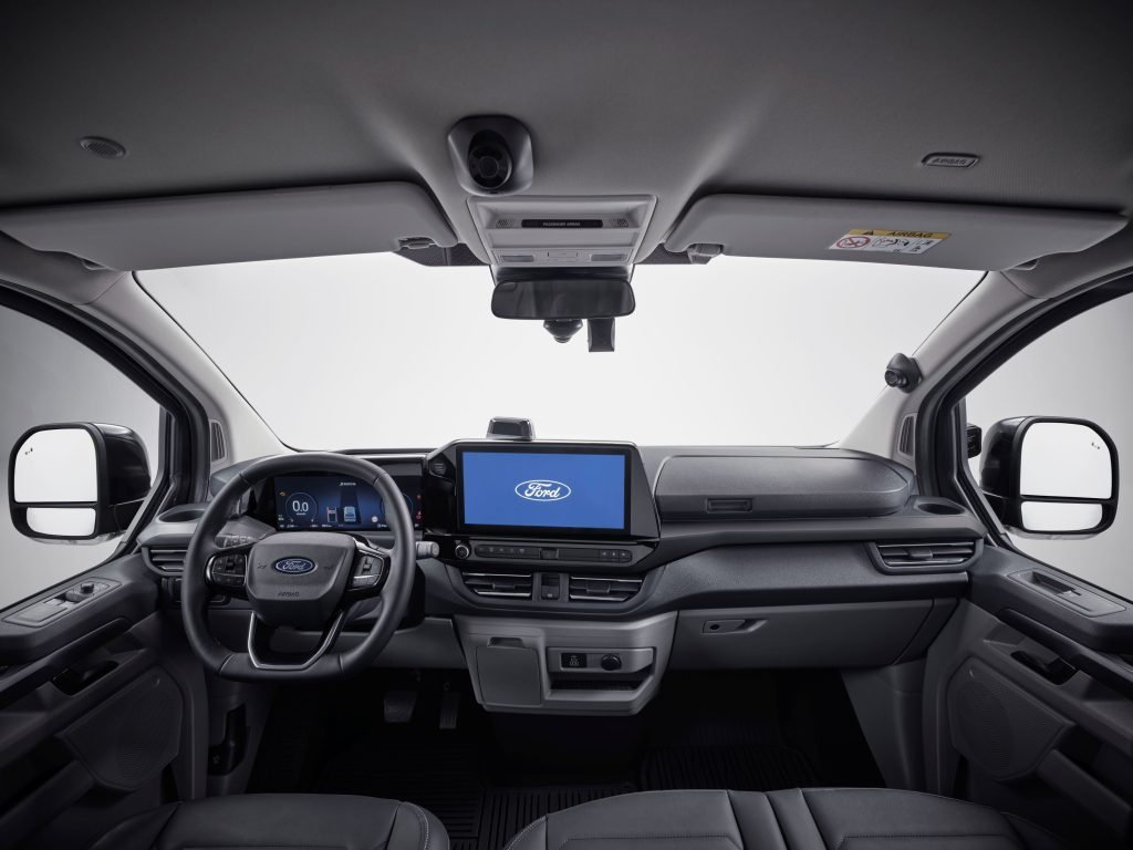 1775228824_Yeni_Ford_Tourneo_Custom_9_1__6_-1024x768 Yeni Ford Tourneo Custom 9+1 Konfigürasyonu: Her Yolculuğu Merak Uyandıran Bir Deneyime Dönüştürüyor