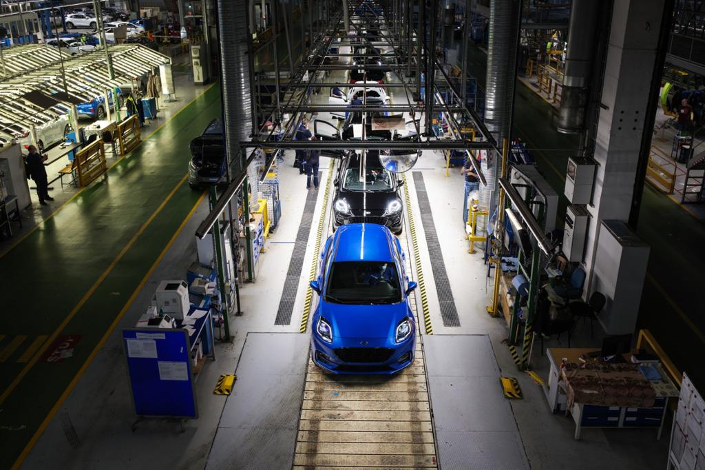 1656656173_Craiova_Fabrika_Hat_Puma Ford Otosan Romanya Craiova Fabrika Müdürü Fırat Elhüseyni: Elektrifikasyon yolculuğumuzda Craiova kritik bir üretim üssü haline geldi